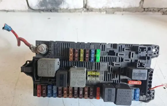 Mercedes-Benz E W211 Fuse module 2115453801