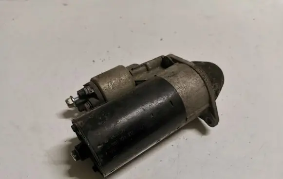 Mercedes-Benz A W168 Starter motor A0051517401