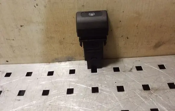 Subaru Forester SF Windscreen/window heater switch