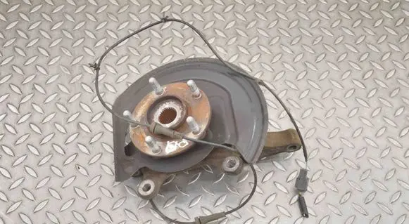 Nissan Juke I F15 Front wheel hub