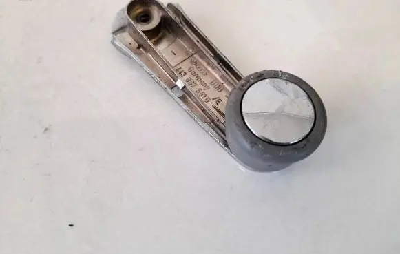 Audi A4 S4 B5 8D Front door window winding handle 443837581d