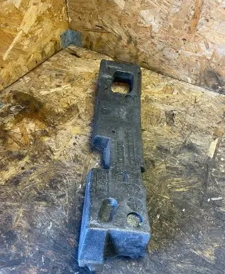 Mercedes-Benz E W211 Front bumper foam support bar A2118850133