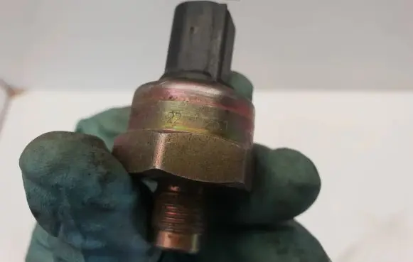BMW 5 E39 Brake pedal sensor switch 100039