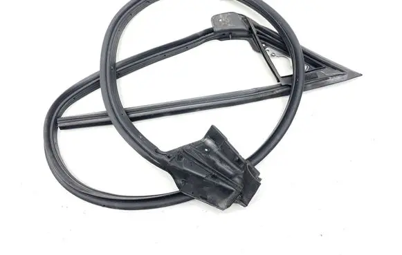 Jaguar XK - XKR Rubber seal front coupe door C2P19091