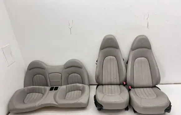 Maserati Coupe Seat set