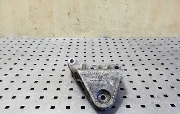 Audi A2 Engine mounting bracket 8Z0199185N