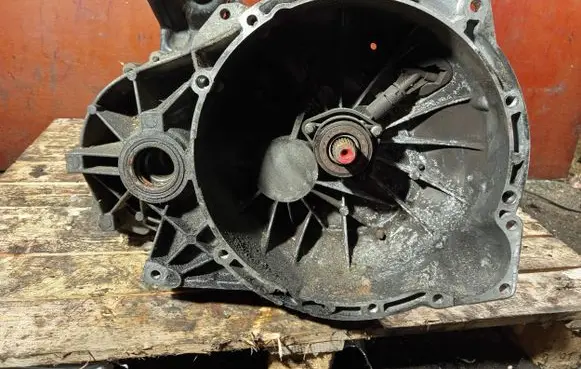 Ford C-MAX I Manual 5 speed gearbox 6M5R7002ZB