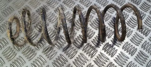 Volkswagen Golf III Rear coil spring