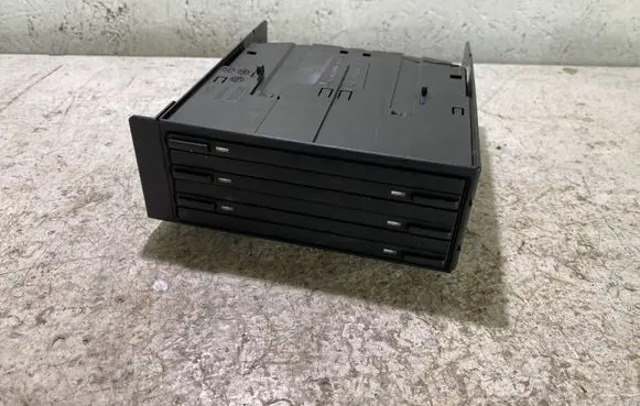 Mercedes-Benz C W203 CD/DVD changer A2036801550 A2036801150