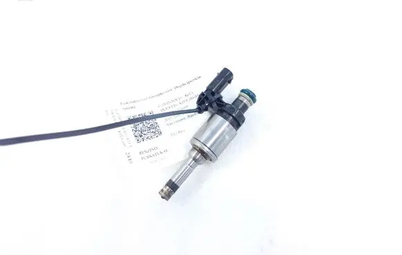 Volkswagen Golf VII Fuel injector 04E906036AE