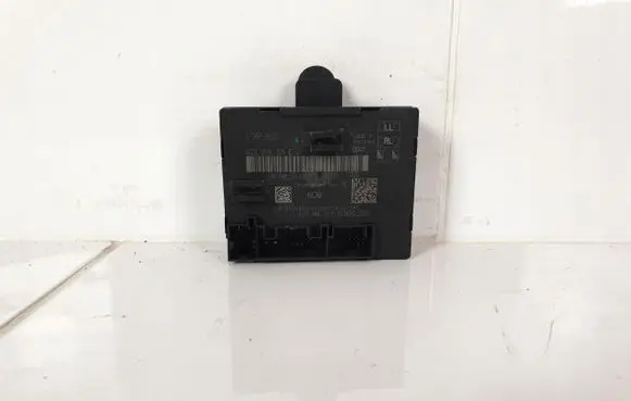 Audi A3 S3 8V Door control unit/module 5Q0959395E