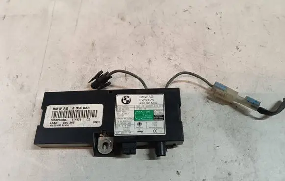 BMW 5 E39 Aerial antenna amplifier 8364083