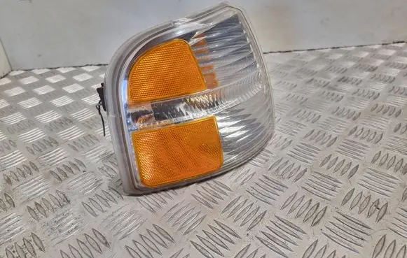 Ford Explorer Front indicator light 4l2413b220a