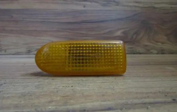 Nissan Primera Front fender indicator light 2616090j00 138260
