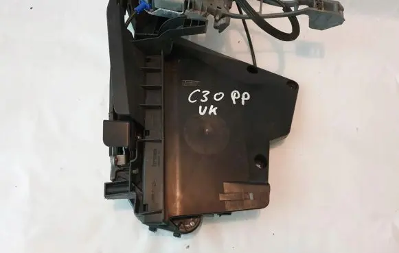 Volvo C30 Front door lock 08679982