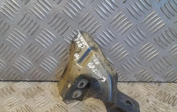 Skoda Fabia Mk1 (6Y) Front splash guards bracket 