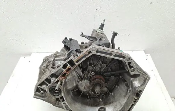 Nissan Qashqai Manual 6 speed gearbox TL4126 320104EA0B B364804