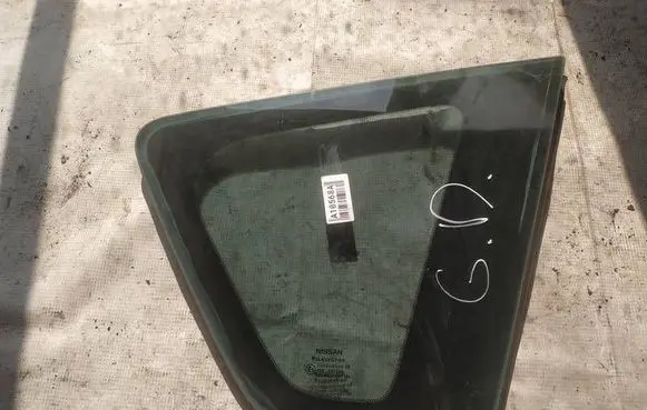 Nissan Note (E11) Rear side window as2