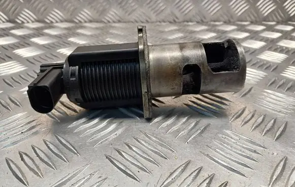 Renault Clio III EGR valve 8200247250 H7700107471