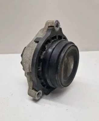 Engine mount bracket