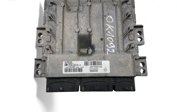 Dacia Dokker Engine control unit/module ECU 237103217R S180158133A
