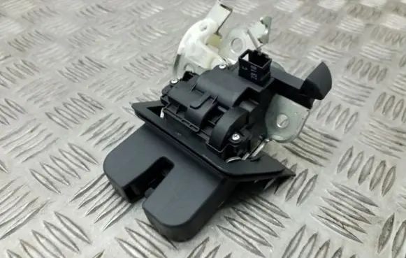 Audi A4 S4 B8 8K Tailgate/trunk/boot lock/catch/latch 8K9827505A 8K9827520