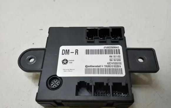 Chrysler Pacifica Door control unit/module 68225096AG