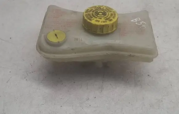 Volkswagen PASSAT B5.5 Brake fluid reservoir 