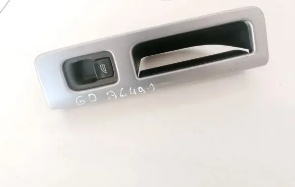 Volvo V50 Electric window control switch 8679681