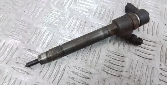 Volvo S60 Fuel injector 30750283
