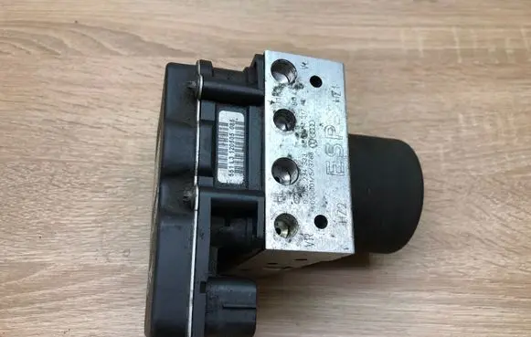 Audi A4 S4 B7 8E 8H ABS Pump 8E0910517E012 8E0910517E 0265950473