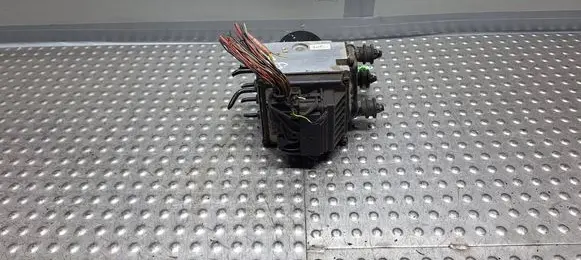 Volkswagen PASSAT B6 ABS Pump S25147314 3C0614109A