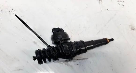 Skoda Fabia Mk2 (5J) Fuel injector 038130073BP