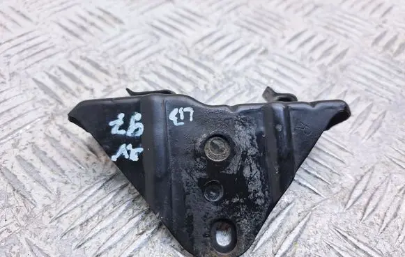 Toyota Avensis T250 Headlight/headlamp mounting bracket 5208105020