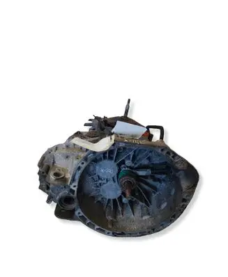 Opel Vivaro Manual 5 speed gearbox 8200457476 X141