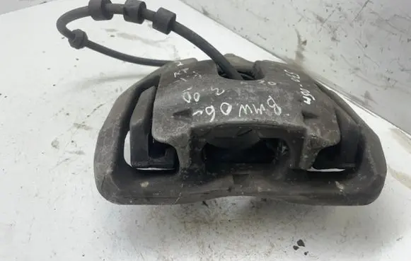 BMW 5 E60 E61 Front brake caliper 6080324