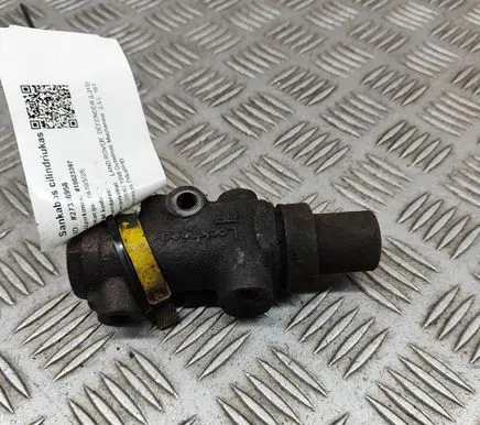 Land Rover Defender Master brake cylinder STC441