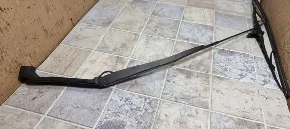 Mazda 6 Windshield/front glass wiper blade 1615 6860