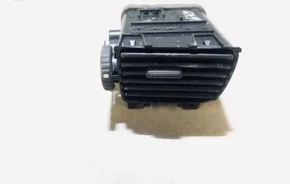 Nissan Almera N16 Dash center air vent grill 68750bm400