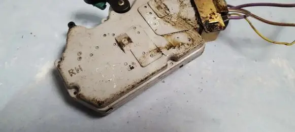 Nissan Primera Central locking motor 