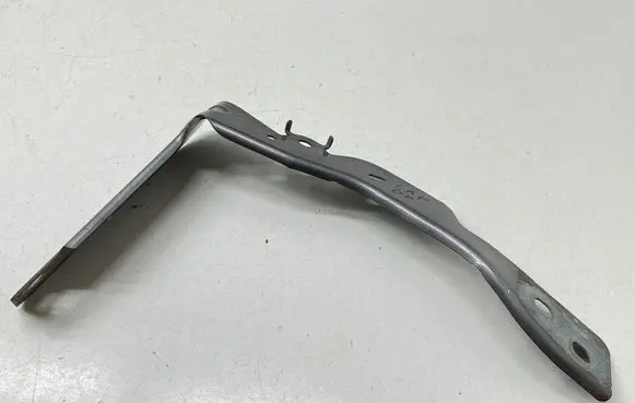 Renault Captur Fender mounting bracket 625B57566R