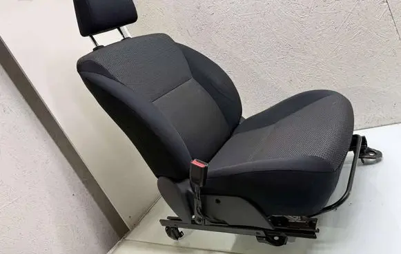 Toyota Auris 150 Front driver seat 
