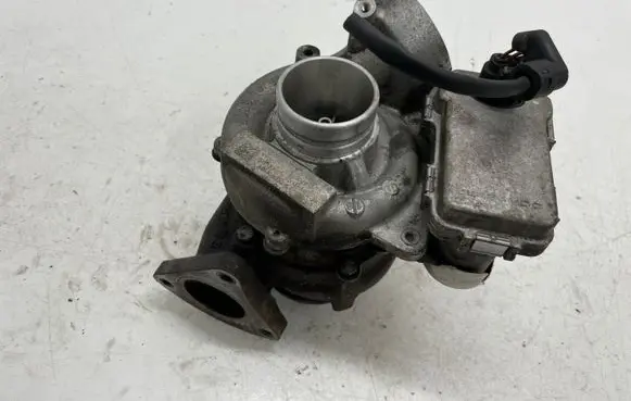 Mercedes-Benz E W212 Turbo A6510900086 A6519060200