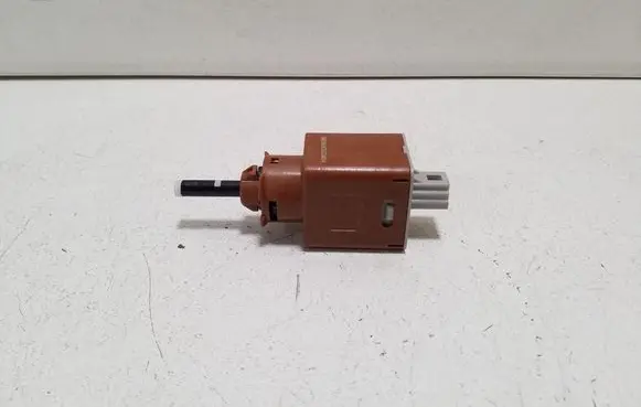 Nissan Qashqai J12 Brake pedal sensor switch
