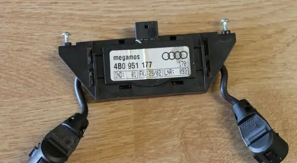 Audi A6 S6 C5 4B Alarm control unit/module 4B0951177