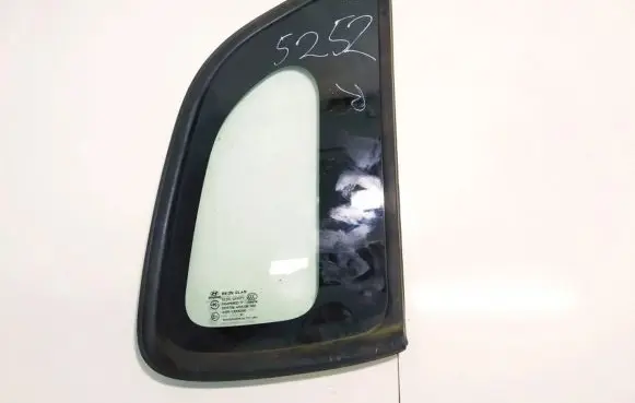 Hyundai Tucson JM Rear side window 8798202e000 879820-2e000