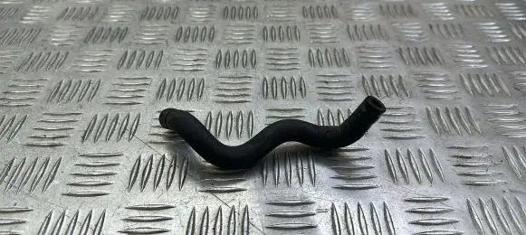 Volkswagen PASSAT B8 Engine coolant pipe/hose