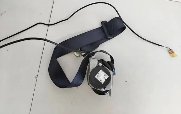Audi A6 S6 C5 4B Rear seatbelt 566267021cj13999