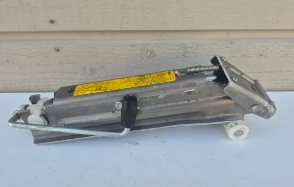 Audi A8 S8 D3 4E Lift Jack 4E0011031A