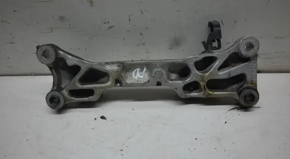 Citroen C3 Picasso Engine mounting bracket 9654165780